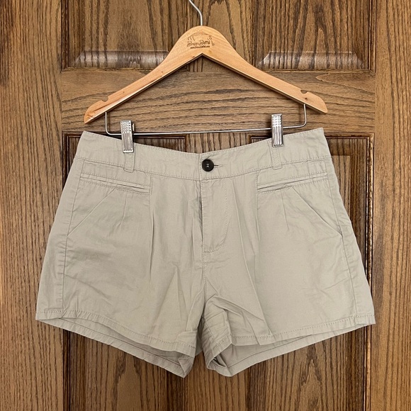 Cream cargo shorts - Picture 1 of 3